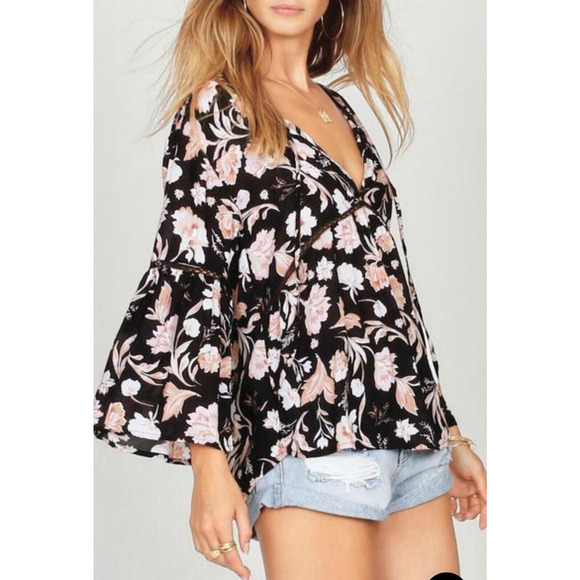 NWT Amuse Society Black Peach Pink Floral Long Bell Sleeve VNeck Boho Blouse SM - Picture 1 of 12